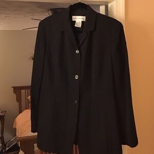 Rena Rowan Women's Black Blazer